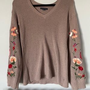 American Eagle embroidered sleeve sweater
